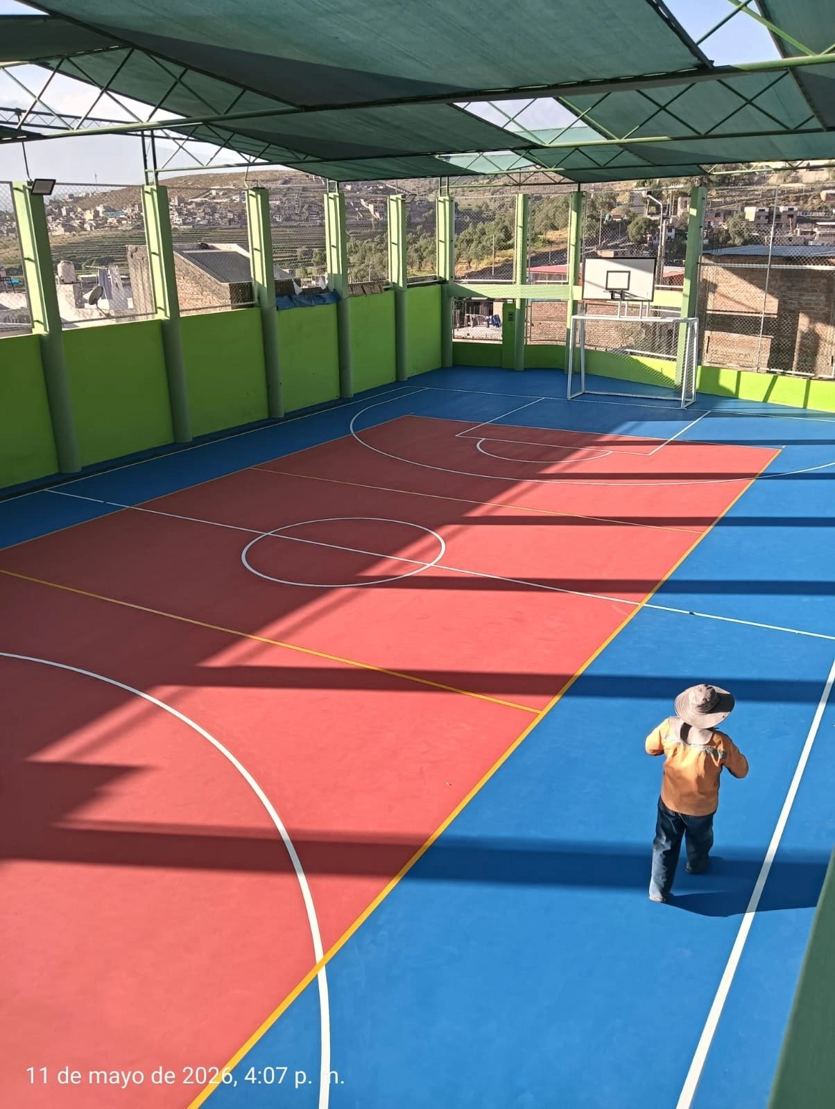 Proyecto de piso de caucho en parque infantil