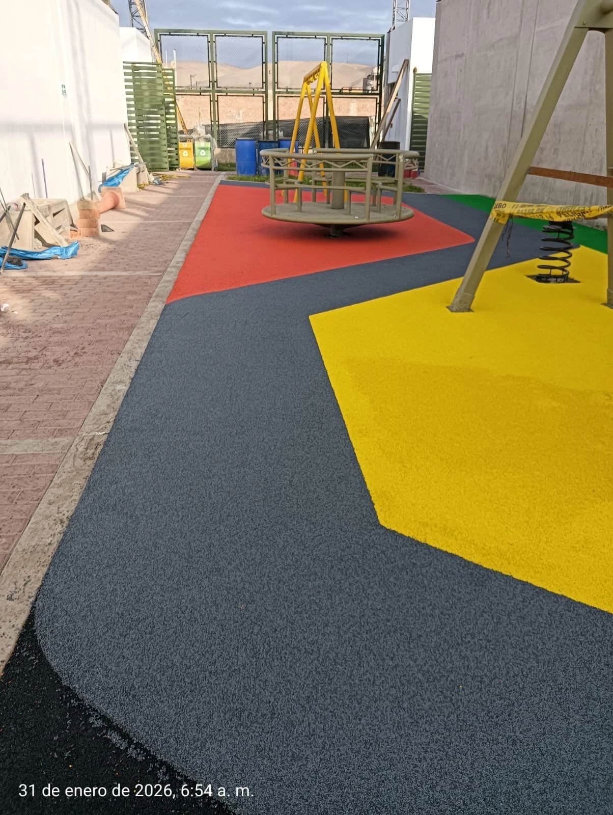 Proyecto parque infantil con caucho